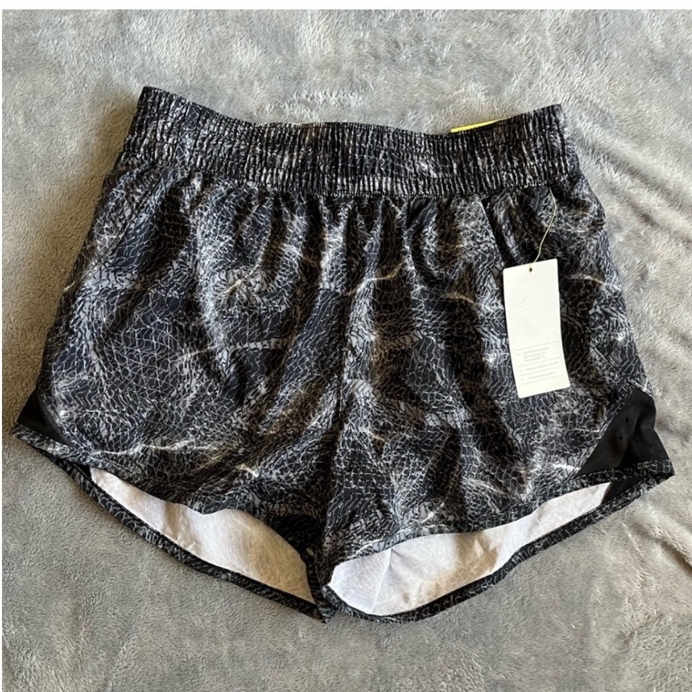 All In Motion Womens XS Mid-Rise Run Shorts Black Gray Print NWT Athletic